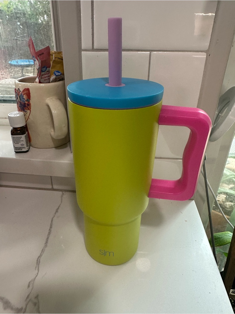 Simple Modern Trek 24oz Lime Green Travel Mug with Pink Handle and Blue Lid